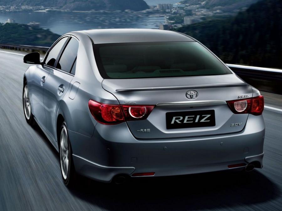  Toyota Reiz 2010 года  (фото 12 из 12)